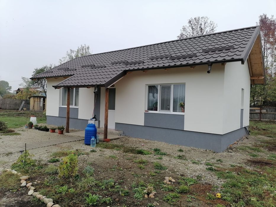 Casa  2 camere. Gliganul de jos jud arges .utilata  45m utili. 700m teren.zona superba pret 1234euroa
