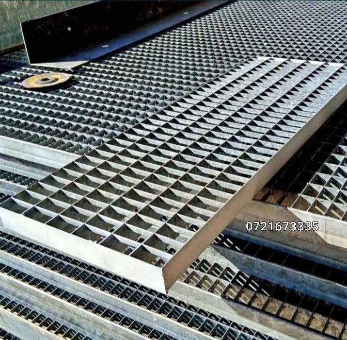 Trepte zincate la comanda