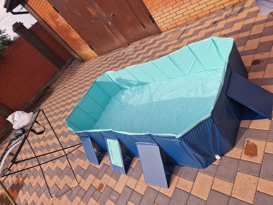 Большой надувной бассейн