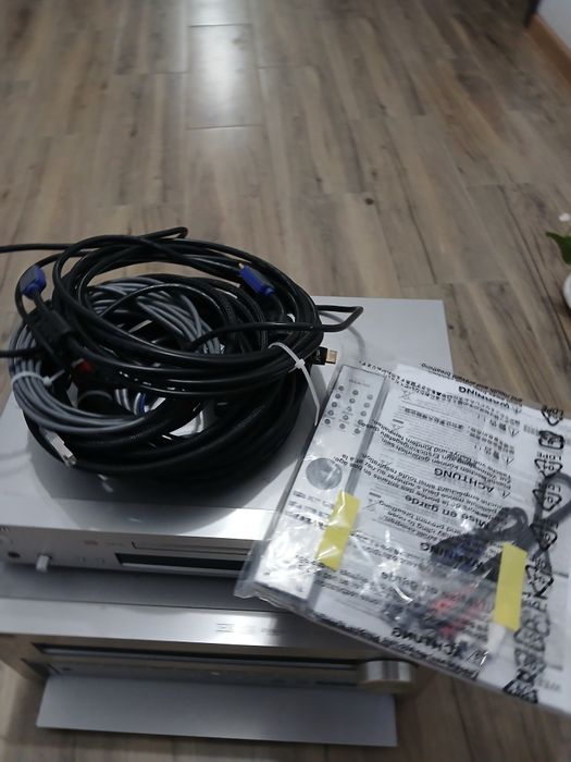 Amplificator onkyo foarte puțin folosit livrare prin curier cu rambus