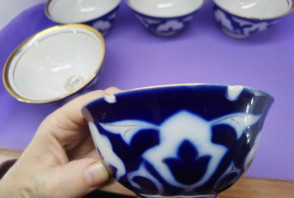 Сервиз от 5 бр малки порцеланови купички от Ташкент, от 60те год.