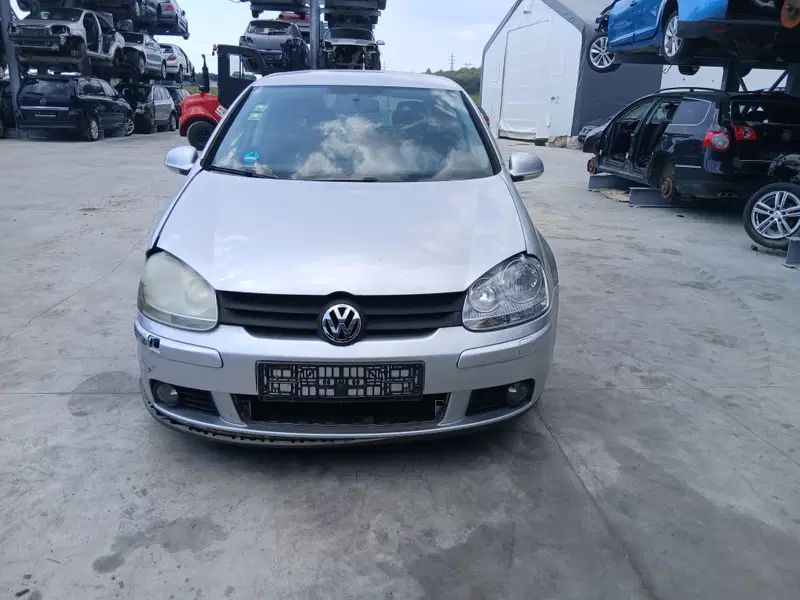 Volkswagen Golf 5 (1K1) [Fabr 2004-2008]