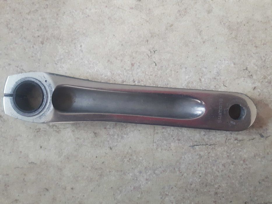 Shimano Тiagra 4600 / 170мм  Само десния курбел със плочите като на снимката, нямам ляв 170мм