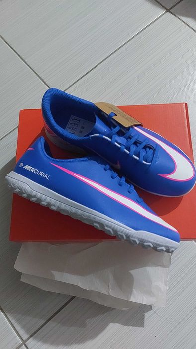 Нови стоножки nike mercurial 36,5
