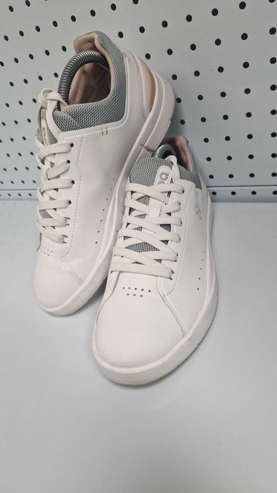 Оригинални дамски маратонки- On The Rogger Advantage