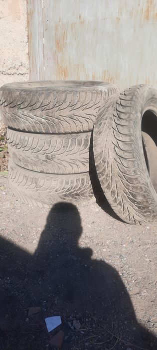 Зимние шины   r18 235/60