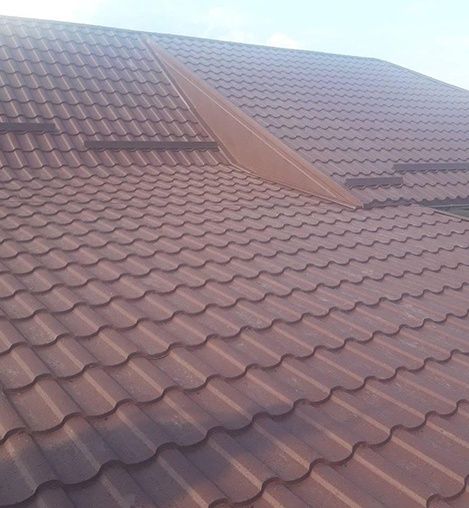 Meseriași acoperișuri dulgherie montaj tabla cu material inclus intre  50/80 lei mp2 reparati acoperișuri urgente 24/7 sună azi pentru oferta