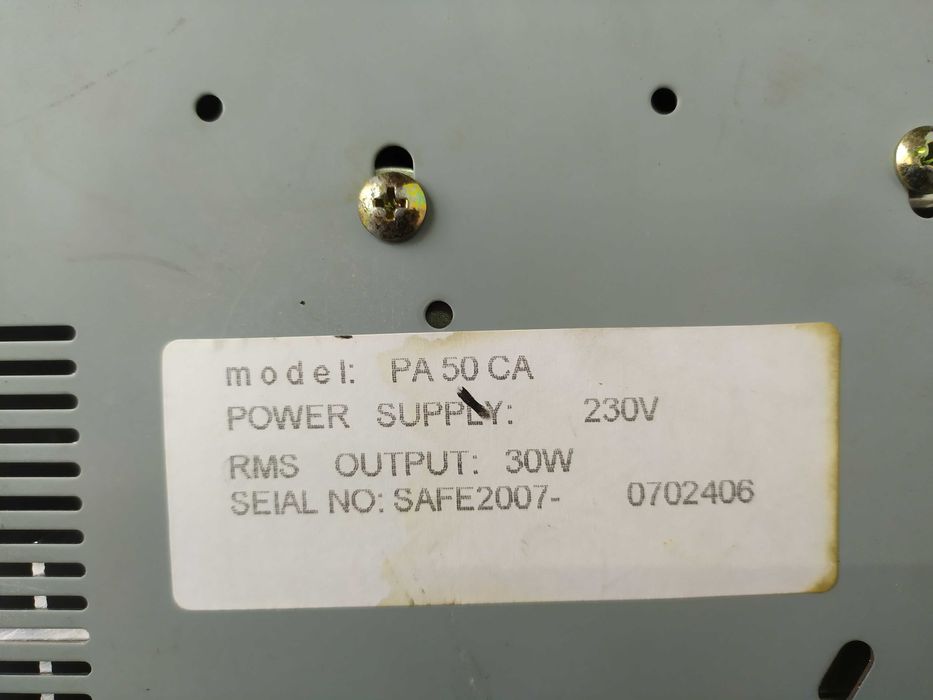 Професионален усилвател.