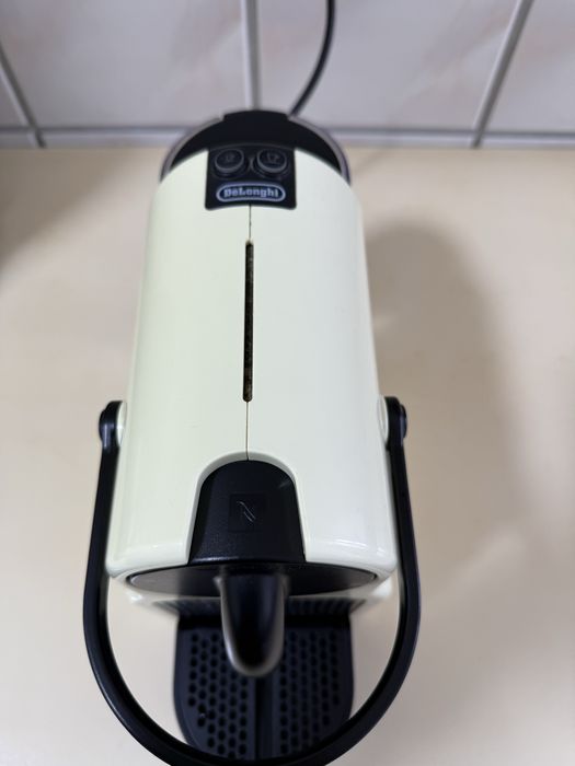 Espresor Delonghi nespresso cu capsule mici .