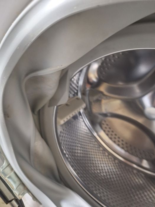 Б/У стиральная машинка Ariston не рабочая
