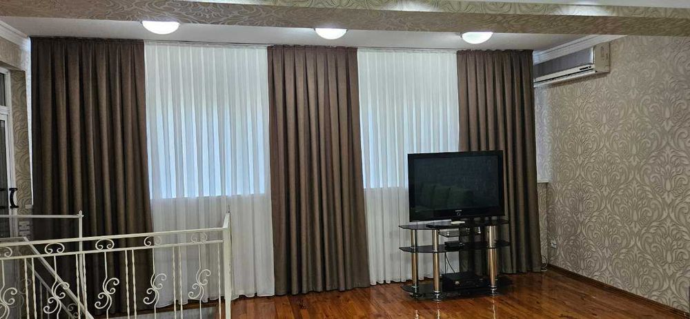 аренда 3х комнатной кв за Буз Базаром метро Горького