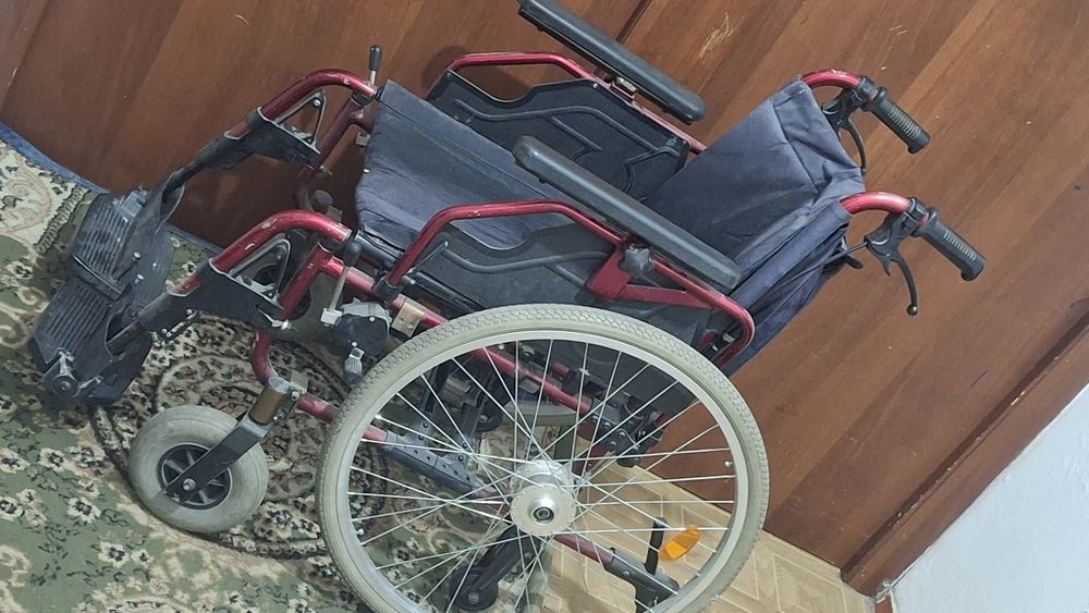 Инвалидная коляска