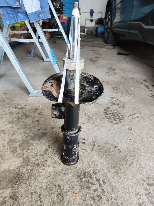 АМОРТИЗАТОР лада веста!