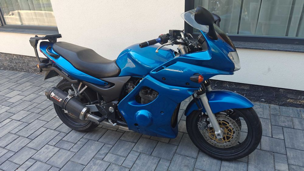 Vând Kawasaki ZR 75