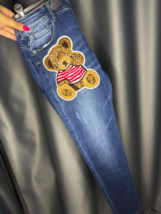 Страхотни дамски дънки с голям еластант и топ качество