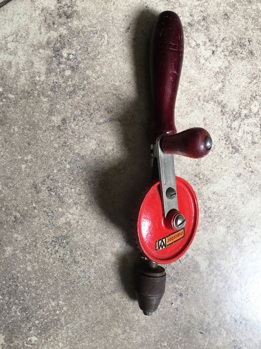 Masina de gaurit manuala