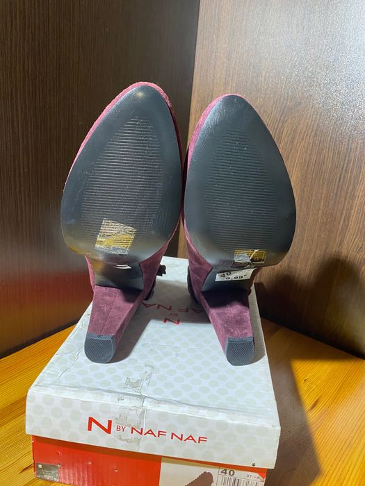 Naf Naf нови дамски велурени обувки с кожена стелка и кутия