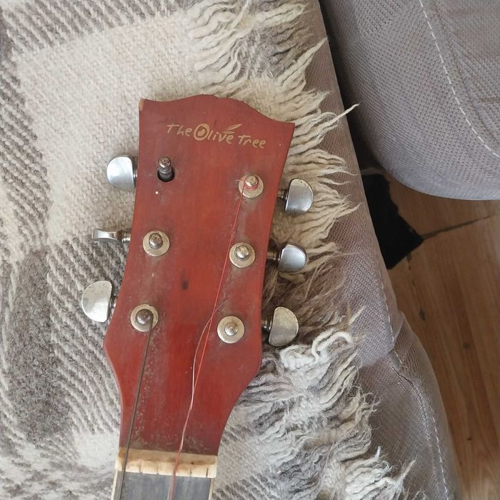 Продавам класическа китара