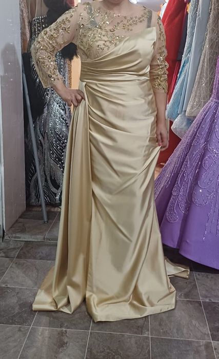 Сребриста рокля с пайети ново