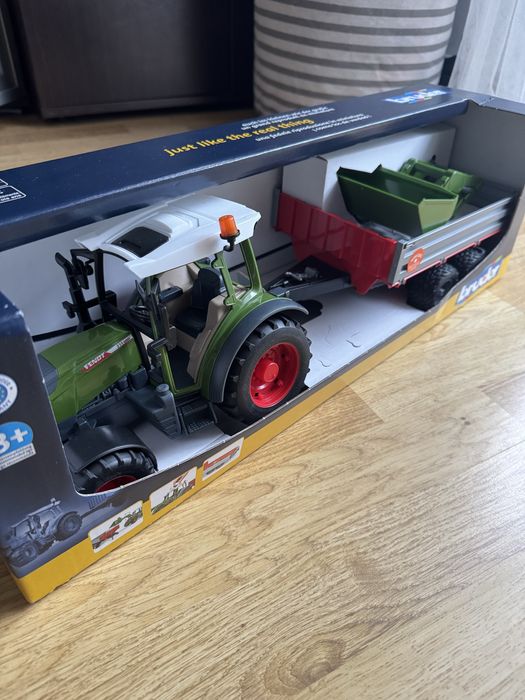 Tractor Bruder cu remorca nou