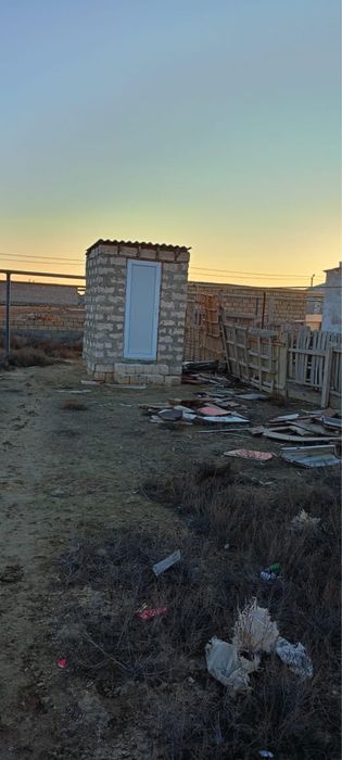 Продам участок с недостроенным домом