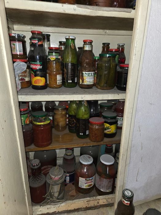 Соленья, консервы, просроченные. стеклотара