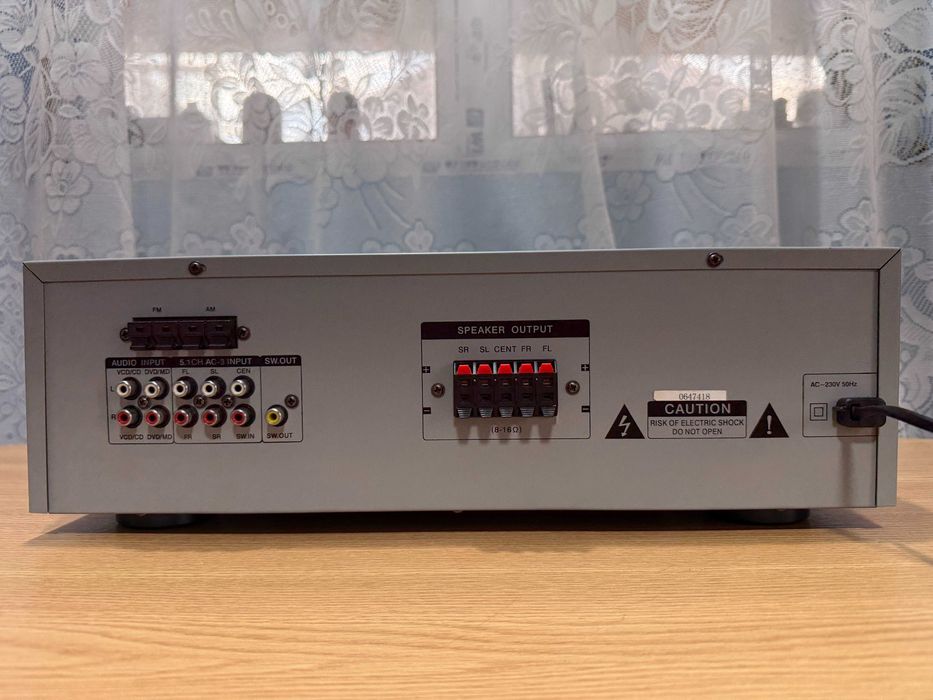 Amplificator,statie,putere,INTERVISION-sunet de cristal cu bass profund si inalte bine definite !