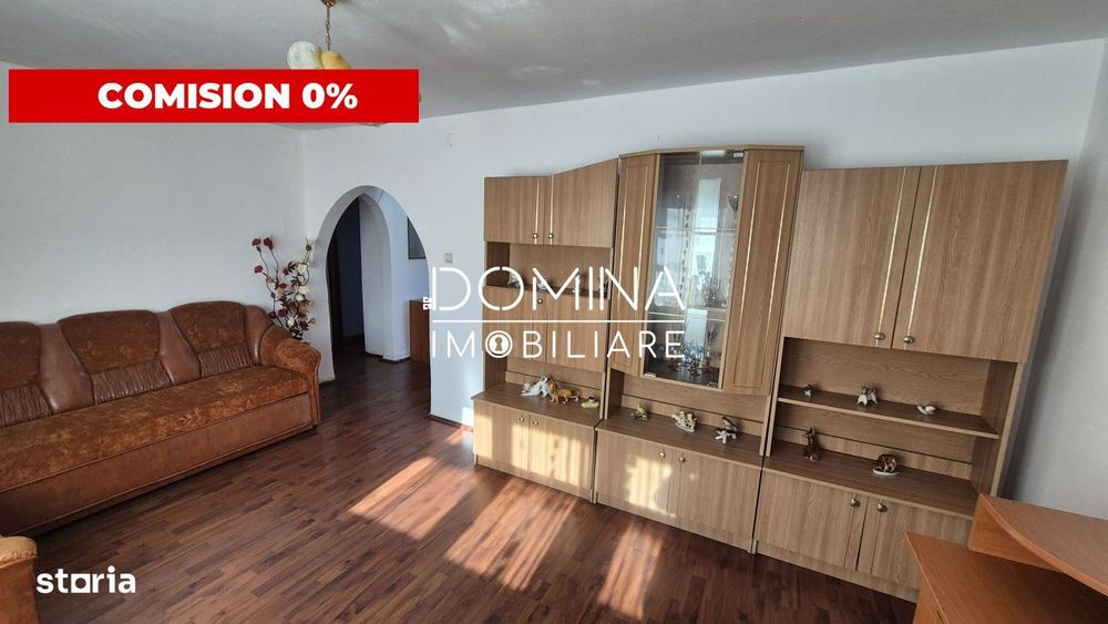 Vanzare apartament 3 camere, et. 2, in Rovinari, str. Plopilor