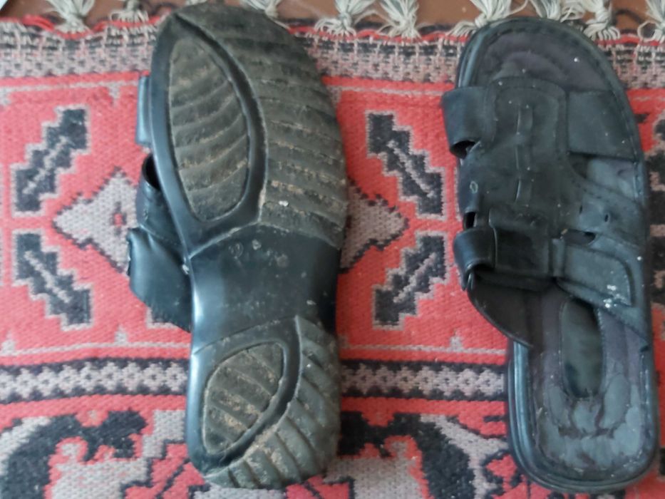 продавам ПОИЗНОСЕНИ летни чехли, номер 43