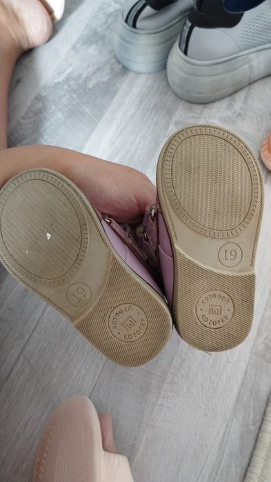 Продам обувь осень весна