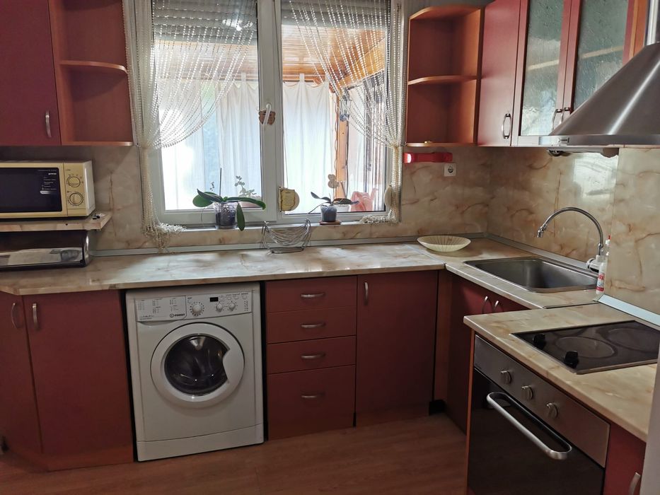 Дава се под наем Двустаен апартамент в Стара Загора, Център - 75 кв.м за 306 € - Снимка #5