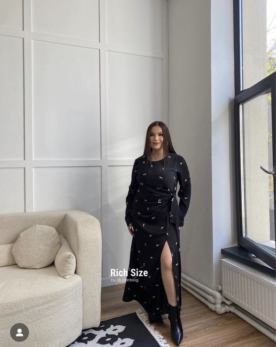 Платье одевала один раз размер 56