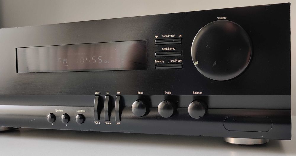 Harman Kardon HK 3250 amplificator stereo analog vintage preamp statie