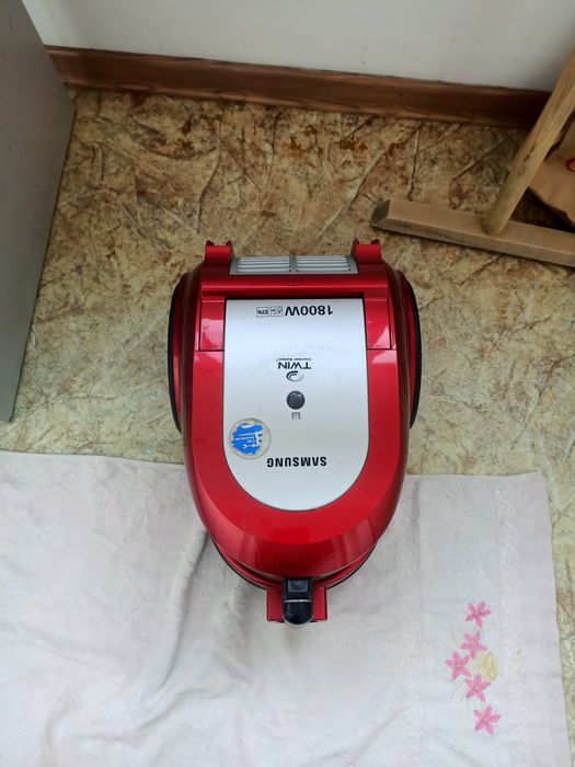 Продам пылесос на запчасти