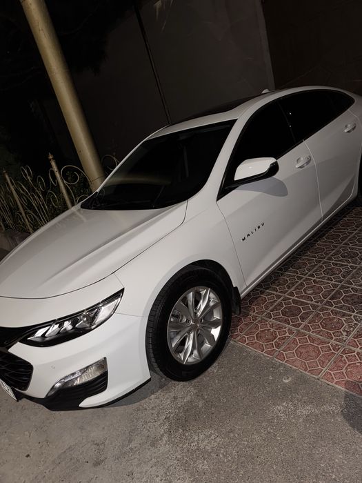 Malibu 2 premier turbo 2021 yil oq rang 98 000 km 22700$