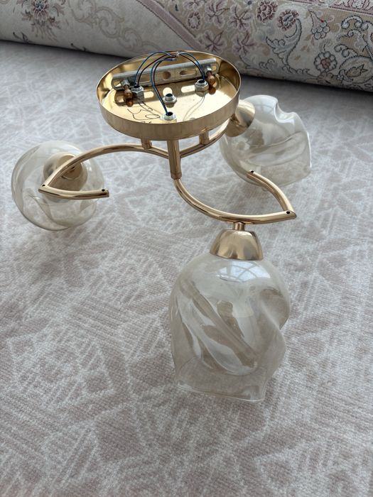 Потолочна люстра