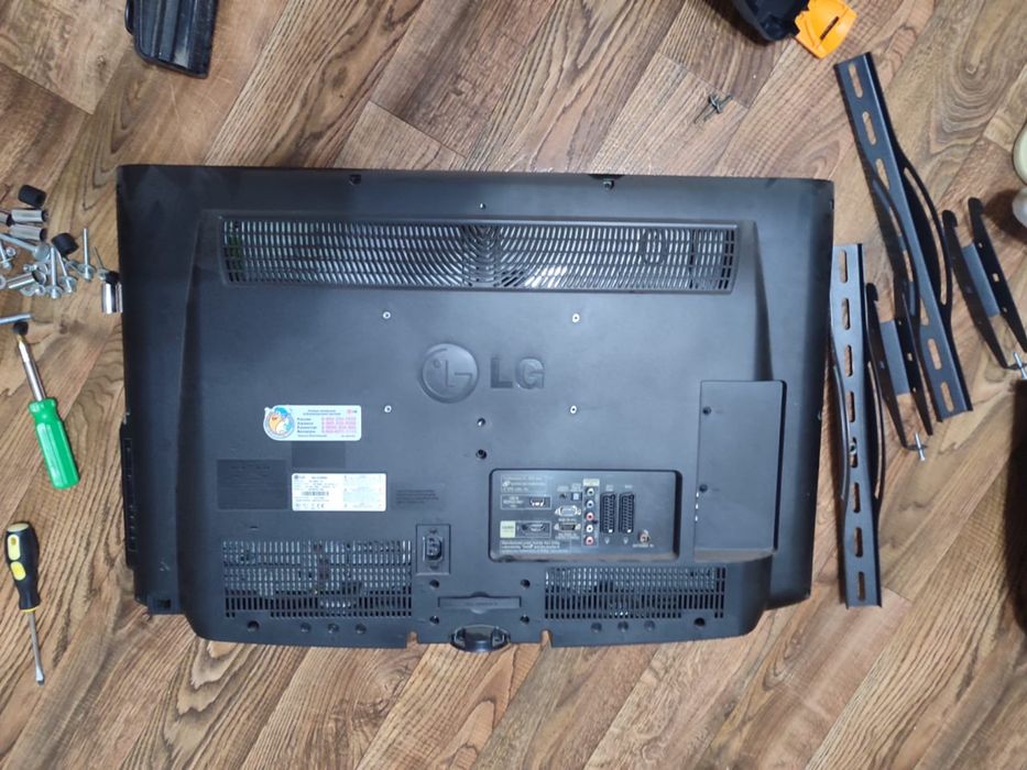 Продам телевизор LG
