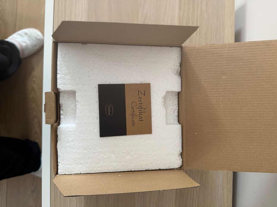 Порцеланова фигура жаба Goebel / FIGURINE PRINCE - POP ART Britto