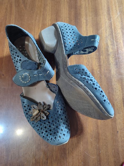 Продам босоножки, 39 р.