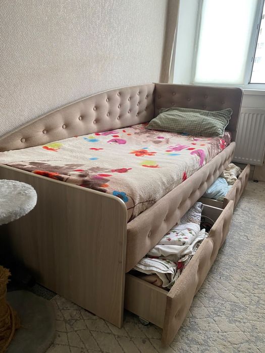 Продам кровать с матрасом торг