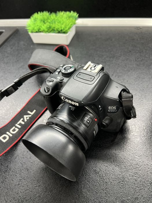 Canon 650D комплект – фотоапарат + 3 обектива