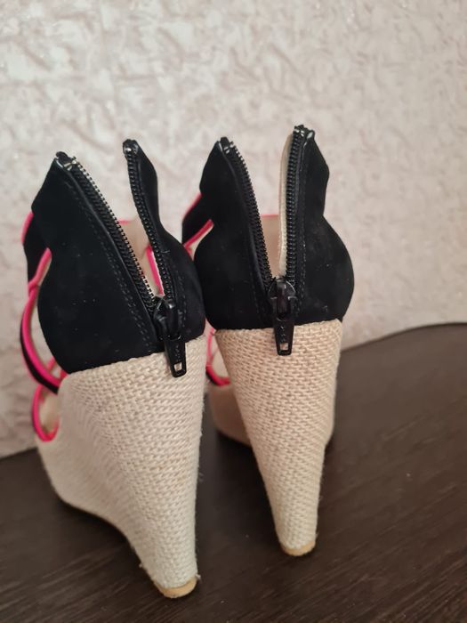 Продам легкие босоножки Сабо