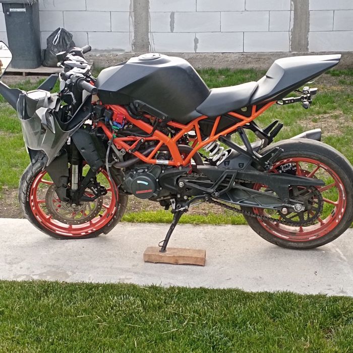 Vand ktm rc 125cc avariat