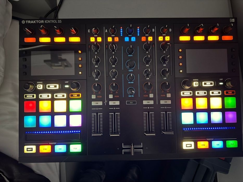 Consola DJ Traktor KONTROL S5