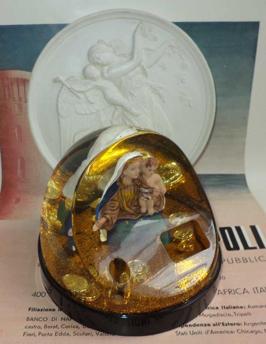 2 obiecte decorative cu temă religioasă