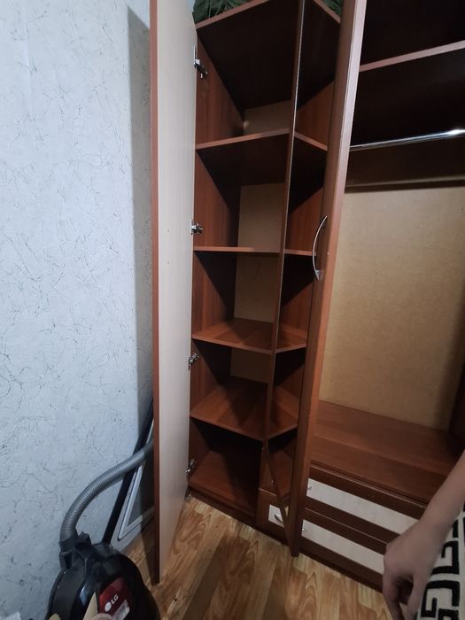 Продам шкаф.Пришахтинск
