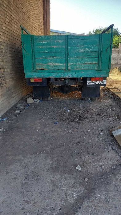 ГАЗ-52 сотилади, холати урта.