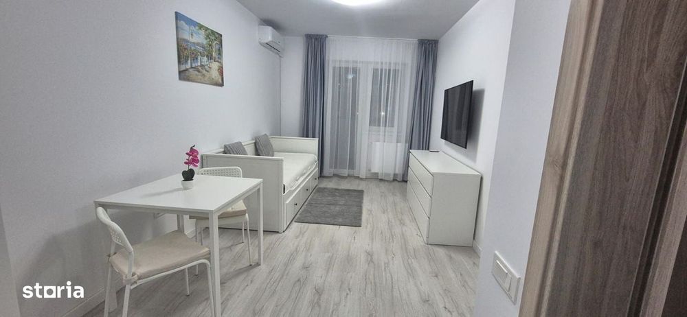 Garsoniera Biruintei, Bucatarie Inchisa, Centrala, Metrou 15 Minute