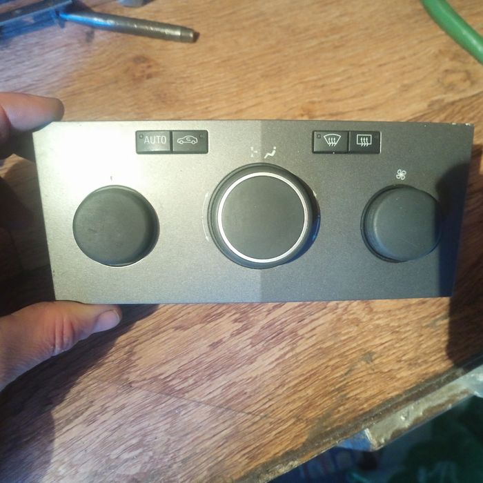 Продаю на Опель климат контроль цена 7500тг