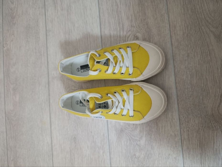 Продам женские кеды